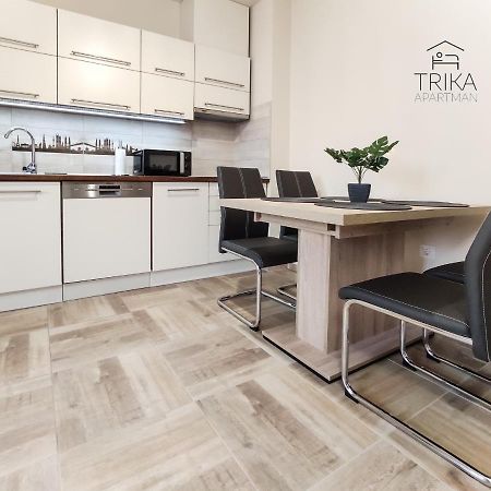 Trika Apartman Sarvar Bagian luar foto
